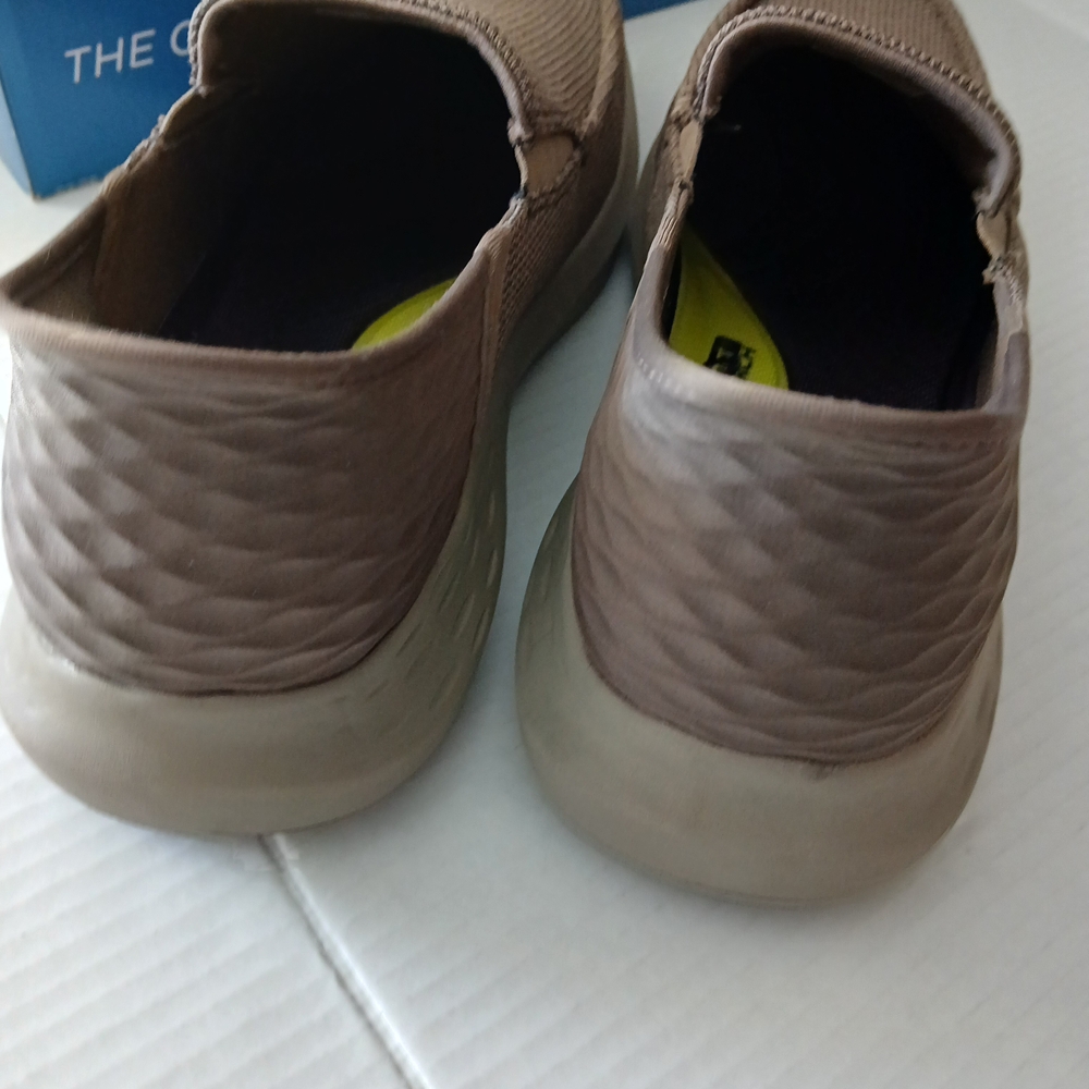 Skechers Men's Taupe Brown Slip-On Casual Sizes 11 New - Picture 2 of 7